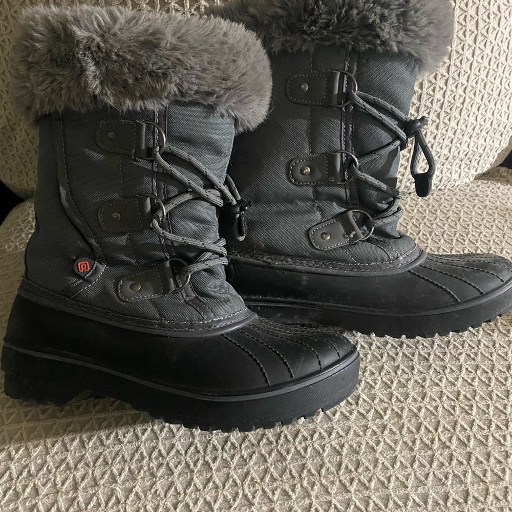 Dream Pairs Gray and Black Winter Boots - Picture 1 of 8
